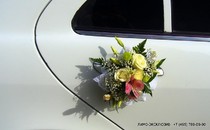 Живые цветы на машину